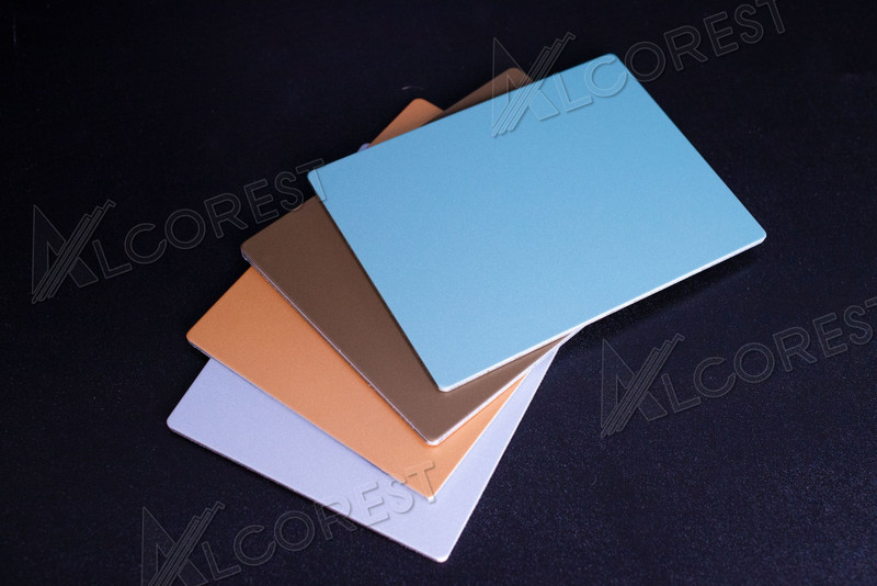 Tấm ốp alu 4mm có thiết kế hình chữ nhật với đa dạng kích thước như 1220x2440mm, 1500mmx3000mm