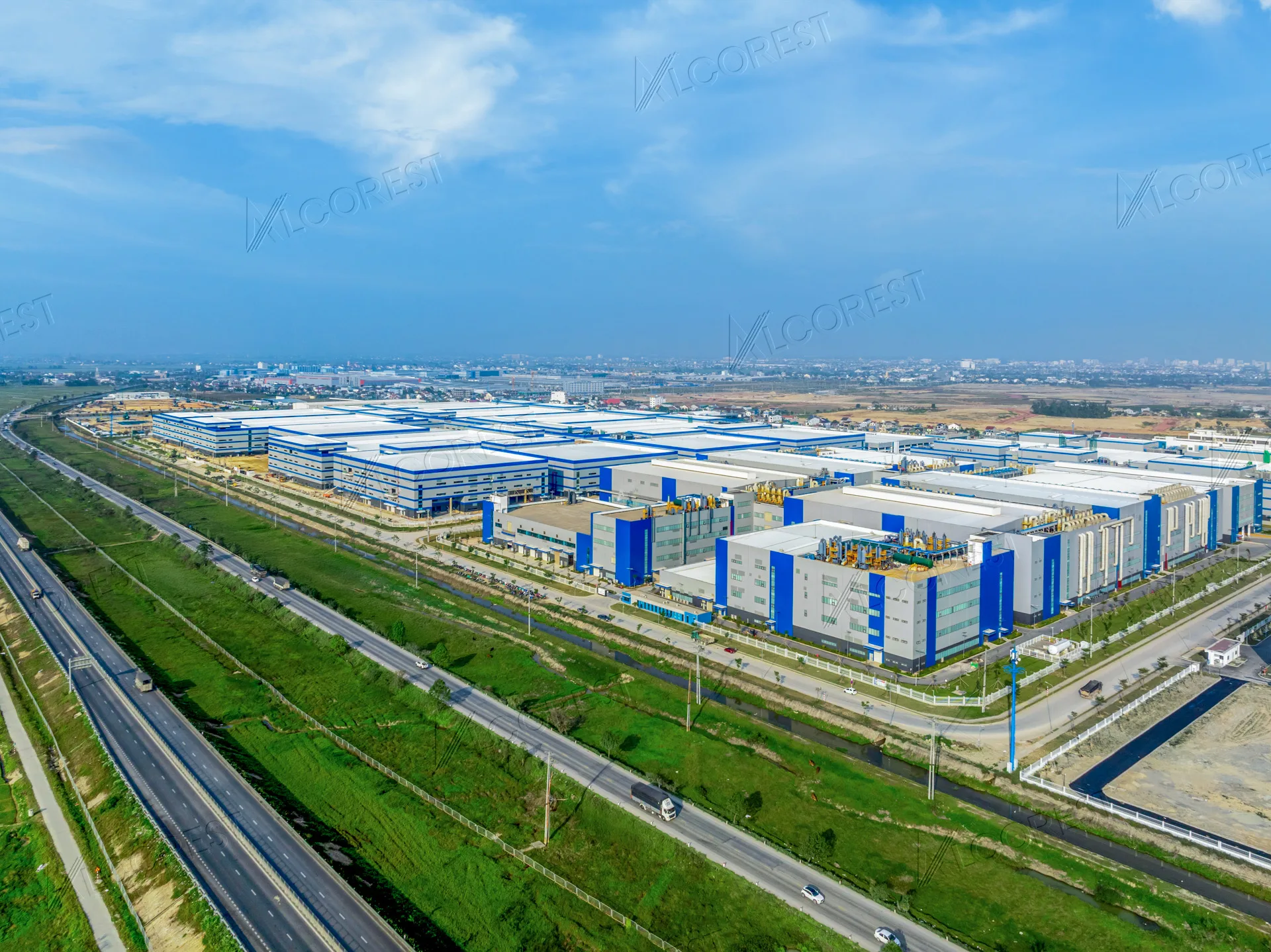 NHÀ MÁY LUXSHARE ICT