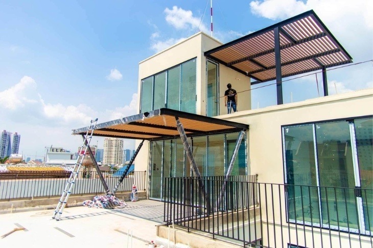 Lam 132S được thiết kế làm giàn che cho sân thượng nhà ở mặt đất