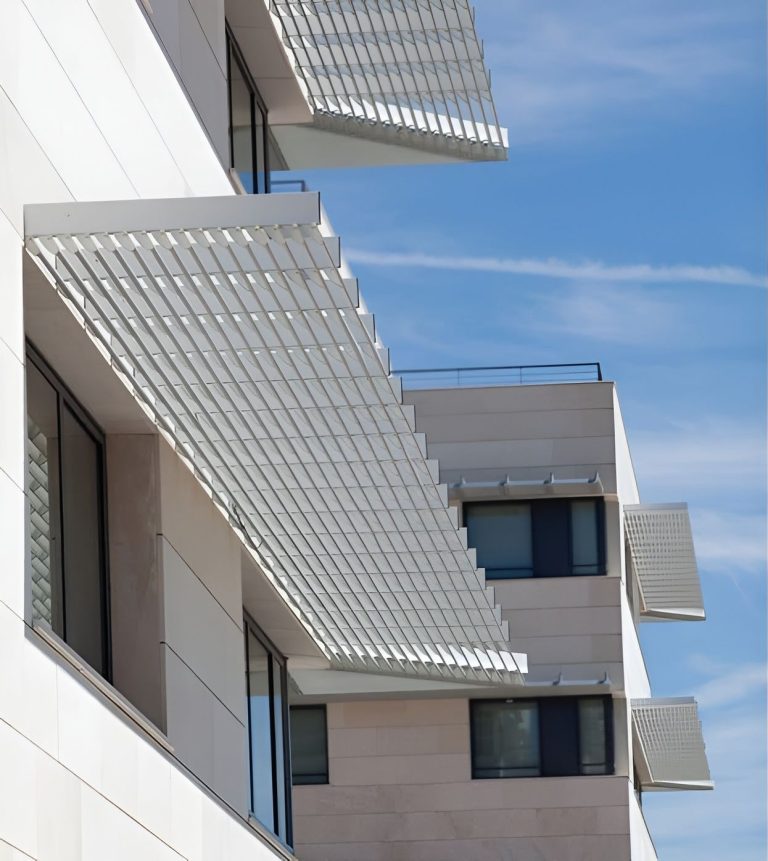 85R Sun Louvers