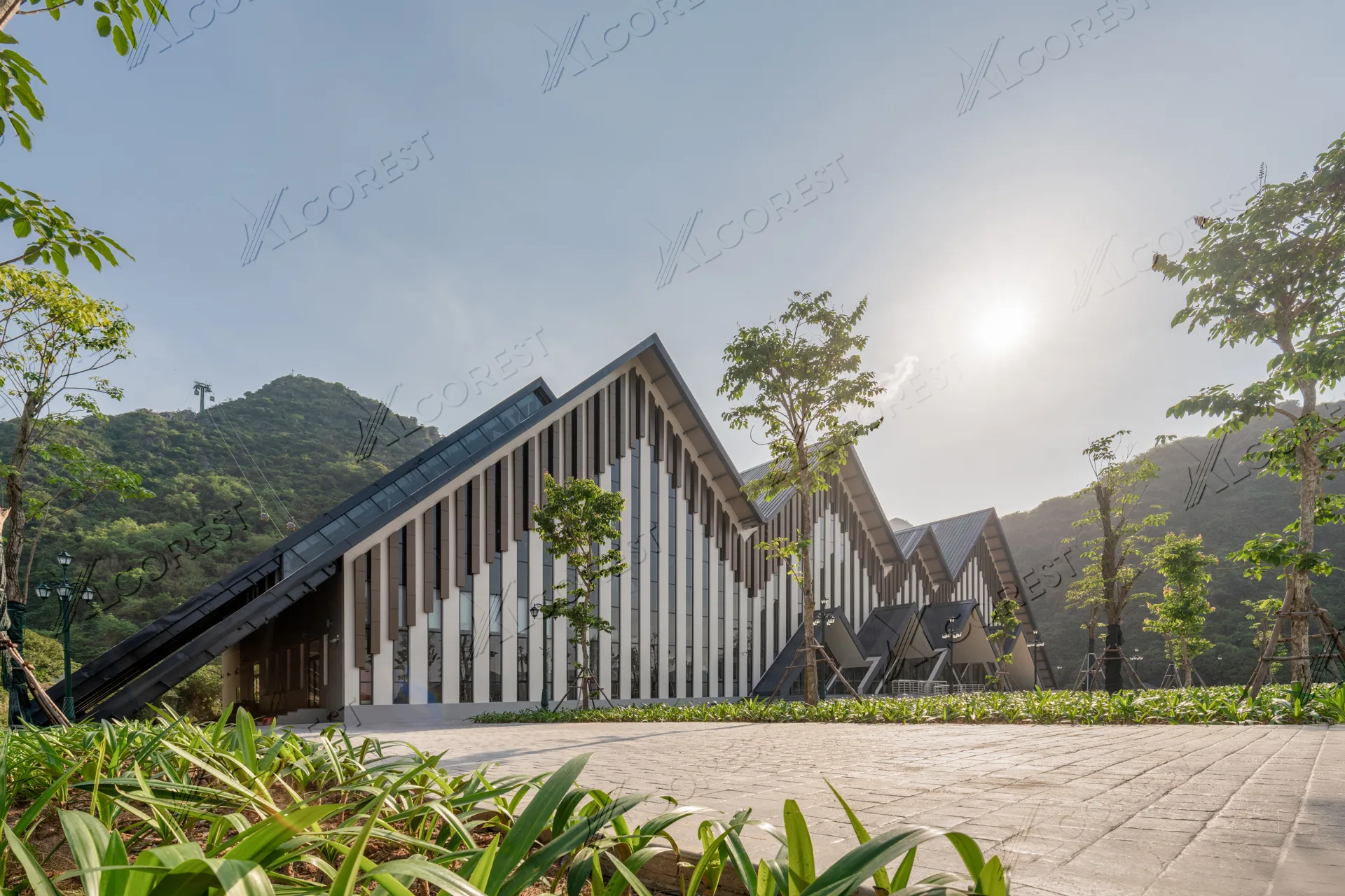 NHÀ GA HƯƠNG SƠN