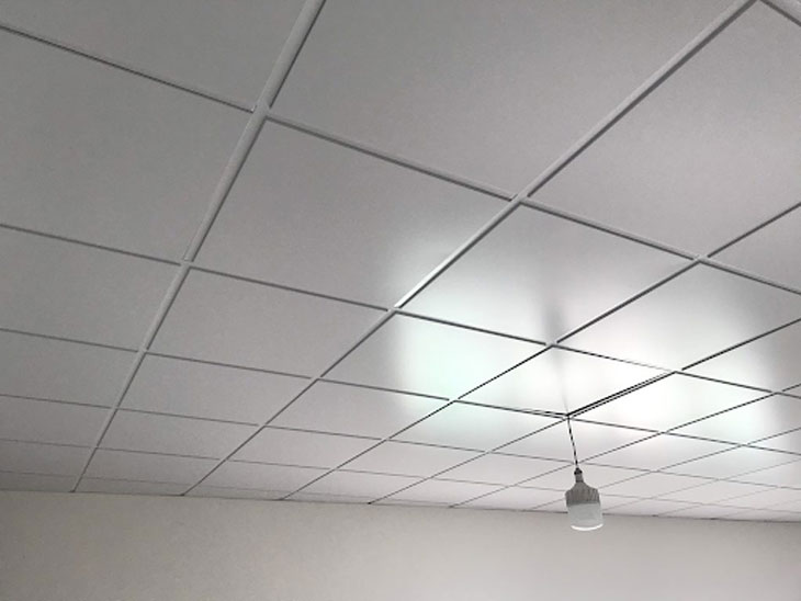 Bề mặt trần nhôm láng đẹp sau khi hoàn thiện