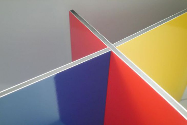 Tấm Aluminium Alcorest có độ dày nhôm cao hơn so với loại trong nhà
