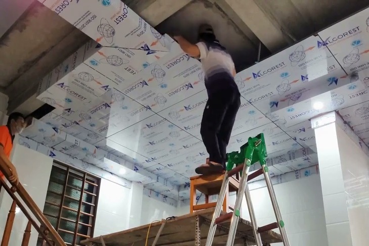 Trần nhôm nhựa Alu có khả năng chống nóng và chịu nhiệt rất cao có thể lên tới 650 độ C