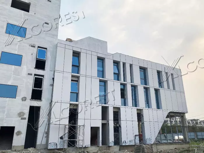TOP 7+ vật liệu ốp tường ngoài trời bền bỉ, an toàn cho công trình