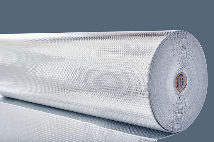 Lớp lót cách nhiệt không chỉ làm mát cho công trình mà còn tăng độ bền cho tấm trần nhôm