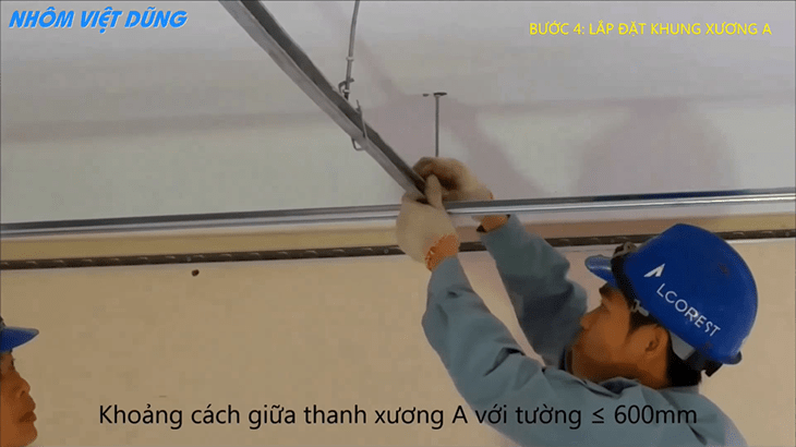 Sử dụng khung xương A để cài tấm trần