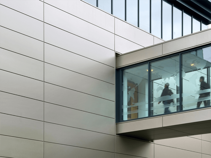 Tấm ốp alu 4mm nhẹ hơn nhiều so với các loại vật liệu khác như thép hay inox từ 40% tới 70%
