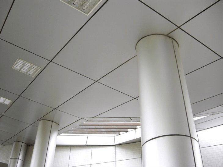 Tấm ốp alu 4mm trong nhà được ứng dụng rất đa dạng trong nhiều lĩnh vực từ nội thất các công trình nhà ở tới văn phòng