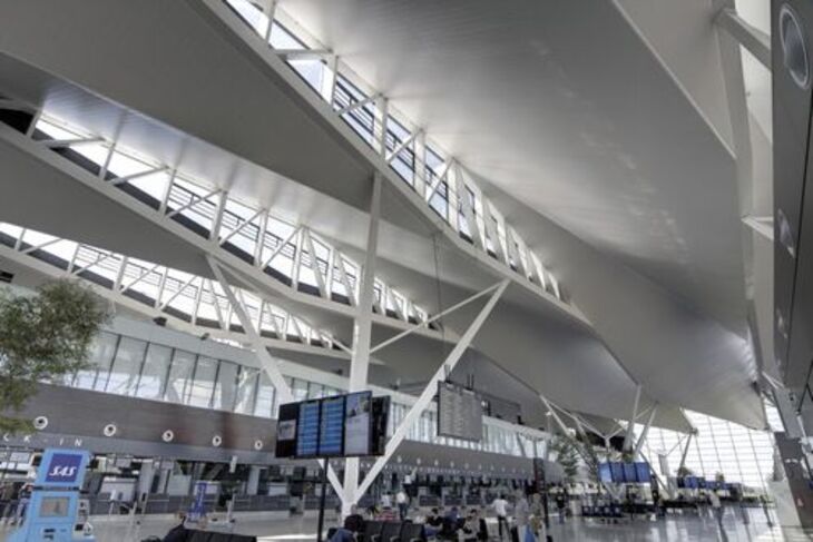 Trần aluminium và kiến trúc độc đáo tại một nhà ga