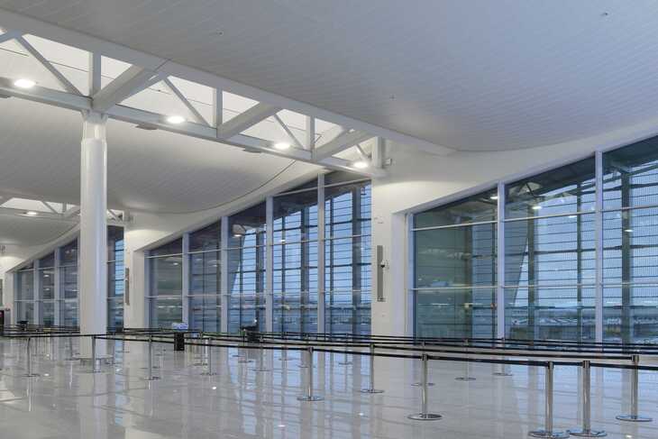 Trần aluminium trong khu vực sảnh chung