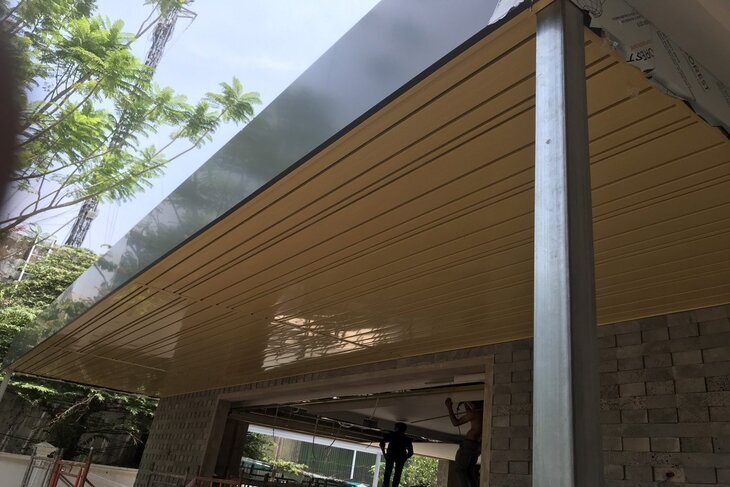 Trần nhôm B-Shaped được sử dụng làm mái mái che ngoài trời