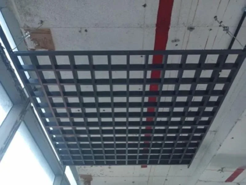 Sử dụng trần nhôm Caro vuông cho hạng mục ngoài trời