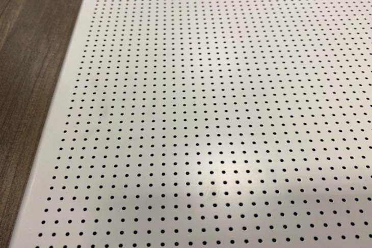 Tấm trần nhôm tiêu âm đục lỗ kích thước 600x1200mm