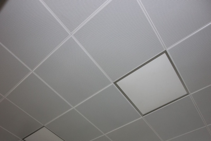 Trần nhôm đục lỗ kích thước 600x600mm