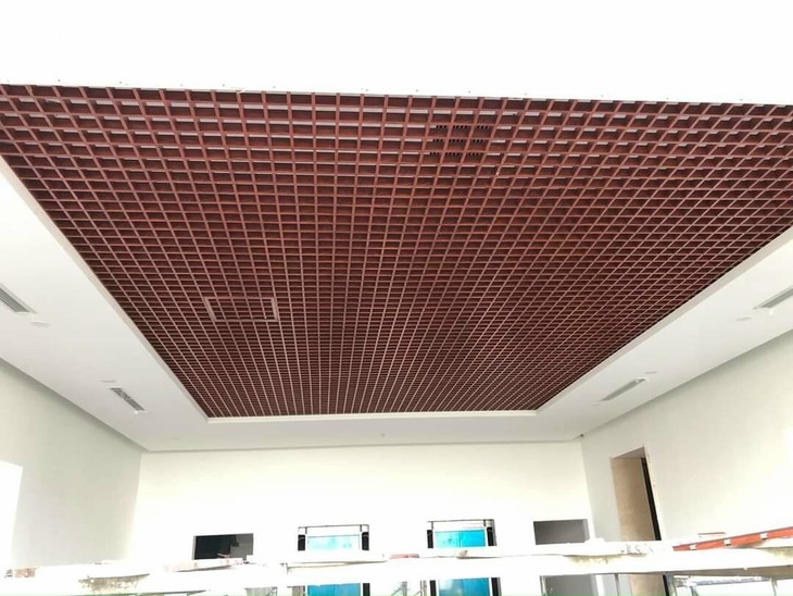 Trần nhôm giả gỗ màu sắc giống màu gỗ tự nhiên và vô cùng chân thật