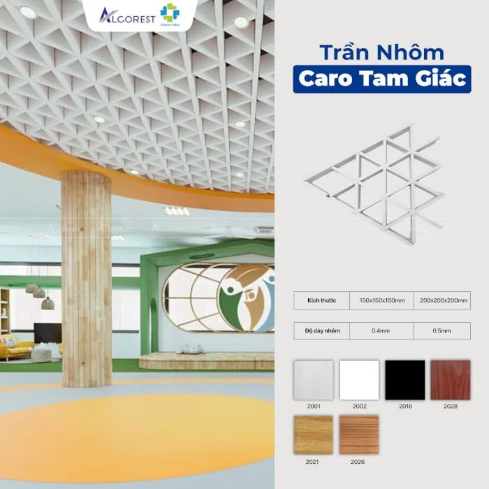 Trần nhôm phòng khách loại caro tam giác màu trắng và 1 số màu khác với hoa văn dạng thanh.