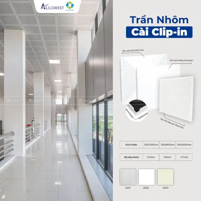Thiết kế trần nhôm phòng khách với trần nhôm cài Clip-in trắng sáng. Bên cạnh là 1 số màu khác của trần nhôm cài Clip-in