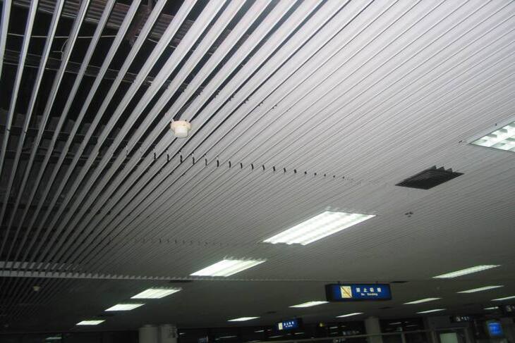 Tại những ga tàu, nhà ga cũng sử dụng trần nhôm U Shaped do những ưu điểm vượt trội mà chúng mang lại