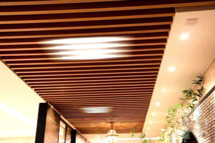 Trần nhôm được ứng dụng tại nhà hàng, khách sạn tạo nên không gian sang trọng, hiện đại