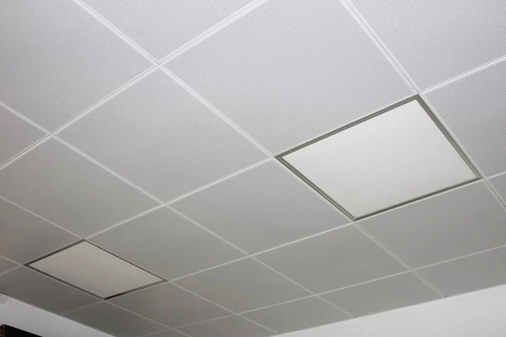 Ứng dụng trần nhôm lỗ Lay-in vào văn phòng