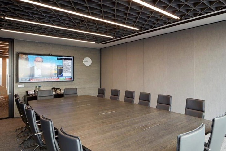 Ứng dụng trần nhôm Caro trong phòng họp hiện đại