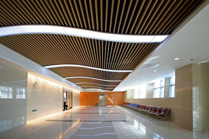 Ứng dụng trần nhôm U-Shaped trong trường học thực tế